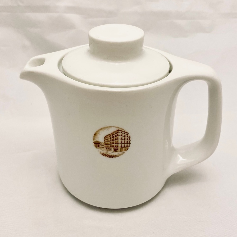 Ceramic Creamer, Bauscher Weiden, Hotel-ware, For Neuilly-sur-Seine, France EUC